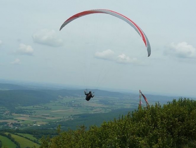  Club y escuela de parapenle en Champagne 